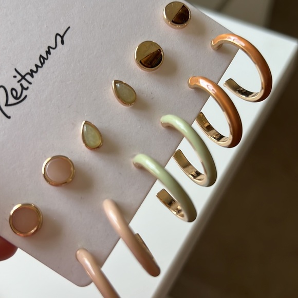 Brand new earrings - Picture 2 of 3